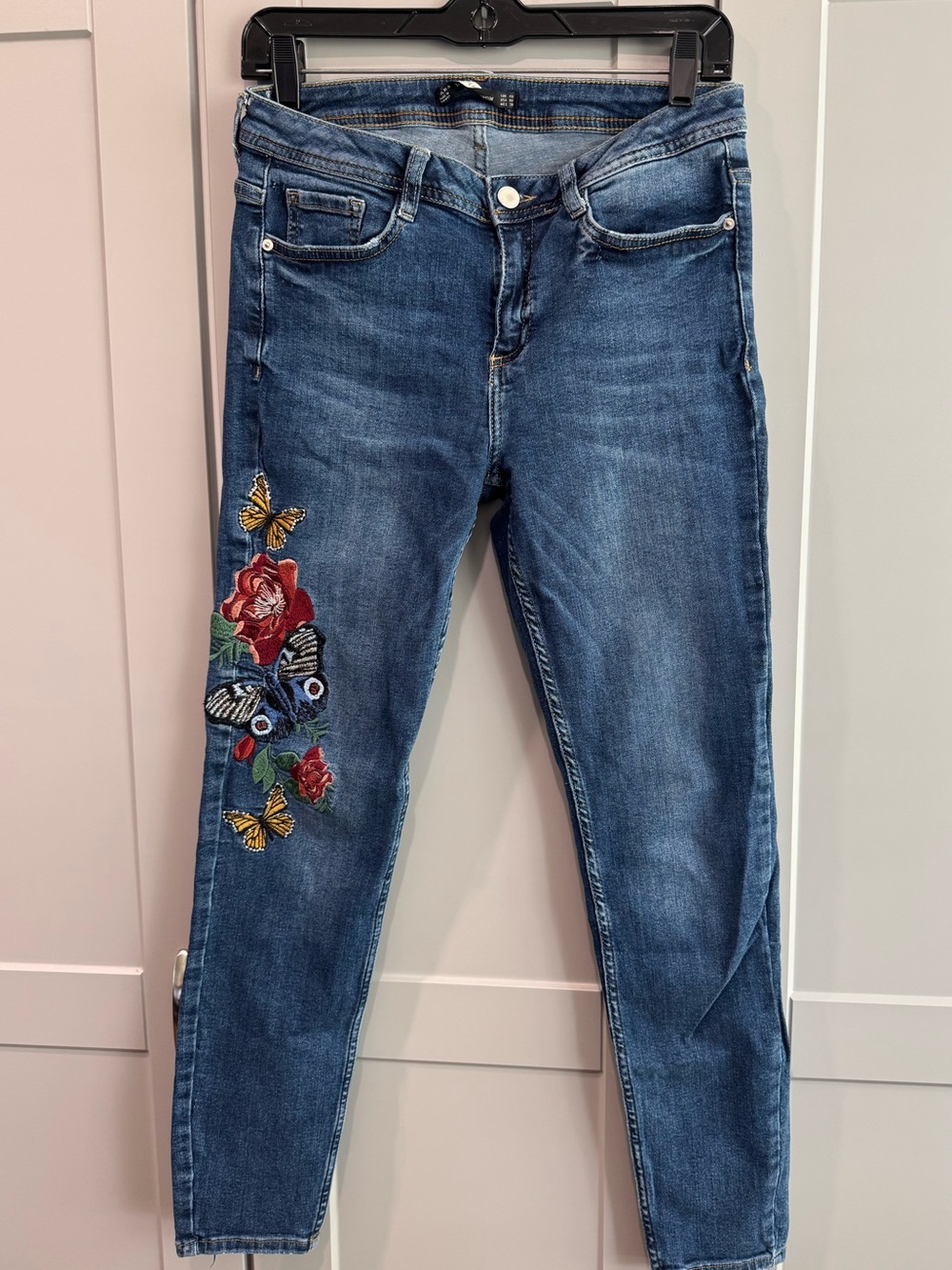 Zara Trafaluc DenimwearDark Blue Skinny Jeans with Floral & Butterfly Embroidery